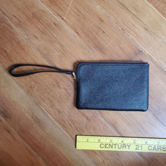 NWOT Black Coach Wristlet - Picture 3 of 4